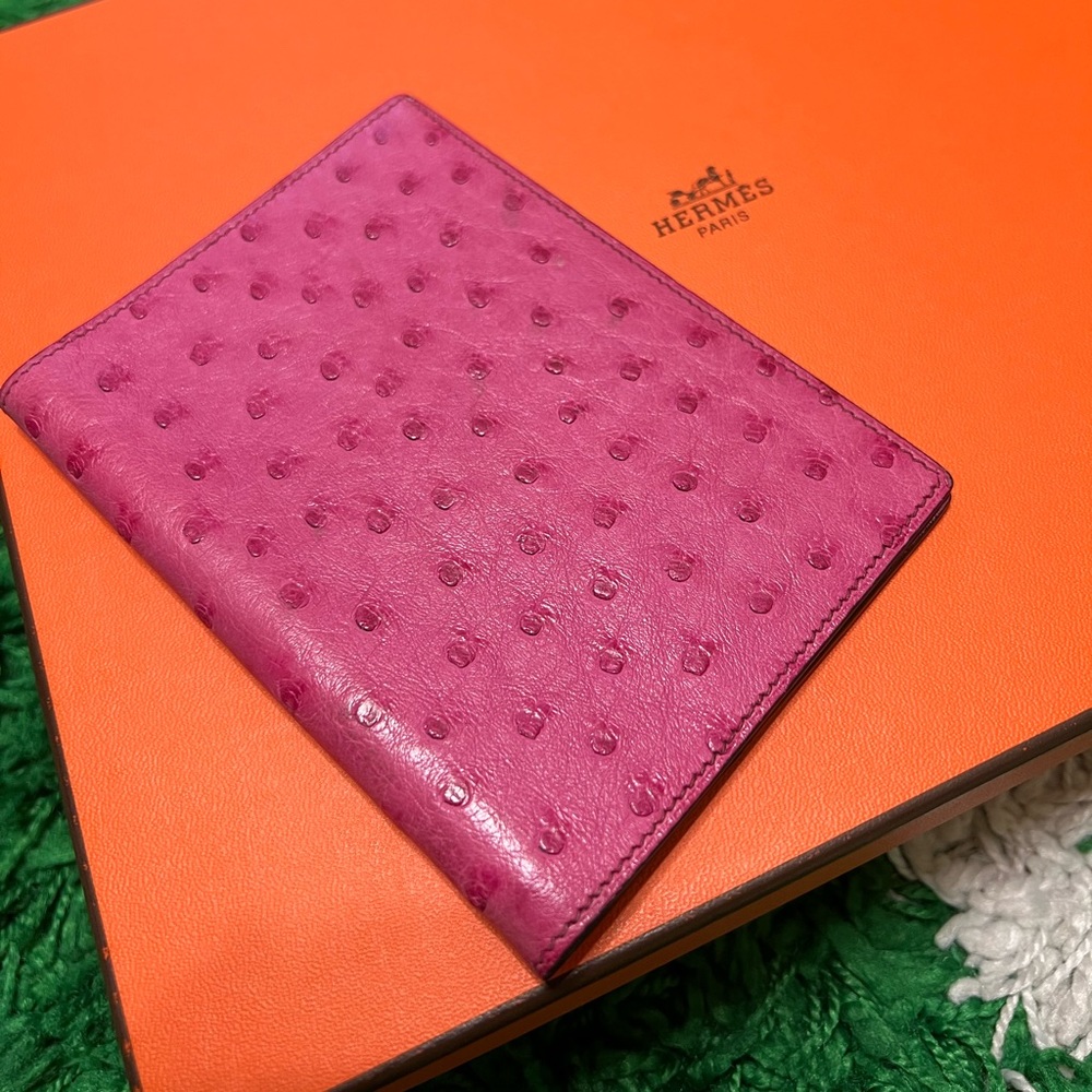 Hermes Ostrich Wallet Passport Holder